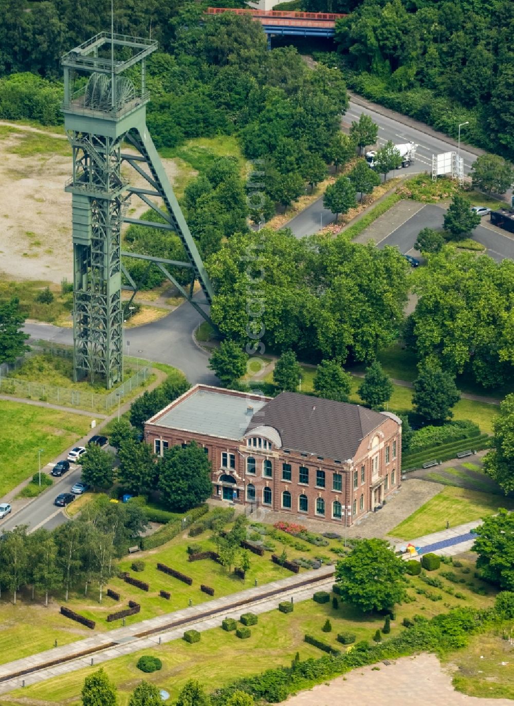 Oberhausen from above - Park of OLGA-Park with former headframe and Steigerhaus now office of CONTACT GmbH, Agentur fuer Kommunikation, Sport und Event in Oberhausen in the state North Rhine-Westphalia, Germany