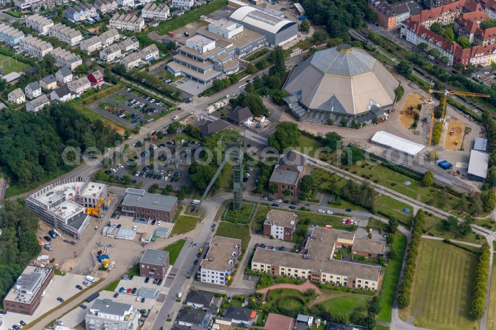 Oberhausen from the bird's eye view: Park of OLGA-Park with former headframe and Steigerhaus in Oberhausen in the state North Rhine-Westphalia, Germany