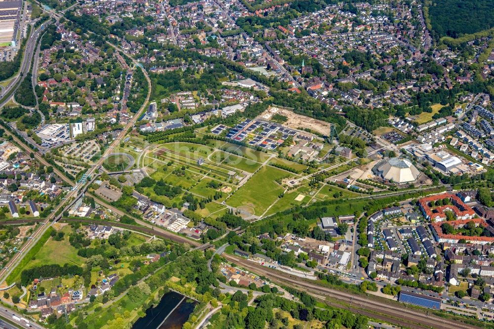 Aerial image Oberhausen - Park OLGA-Park on the site of the former coal mine Osterfeld in Oberhausen in the state of North Rhine-Westphalia, Germany