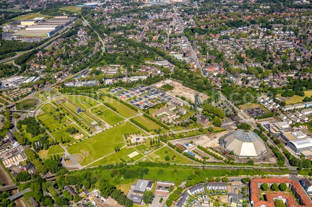 Aerial image Oberhausen - Park OLGA-Park on the site of the former coal mine Osterfeld in Oberhausen in the state of North Rhine-Westphalia, Germany