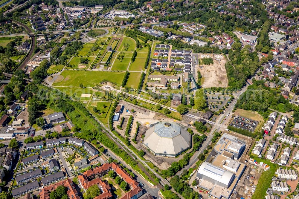 Aerial photograph Oberhausen - Park OLGA-Park on the site of the former coal mine Osterfeld in Oberhausen in the state of North Rhine-Westphalia, Germany