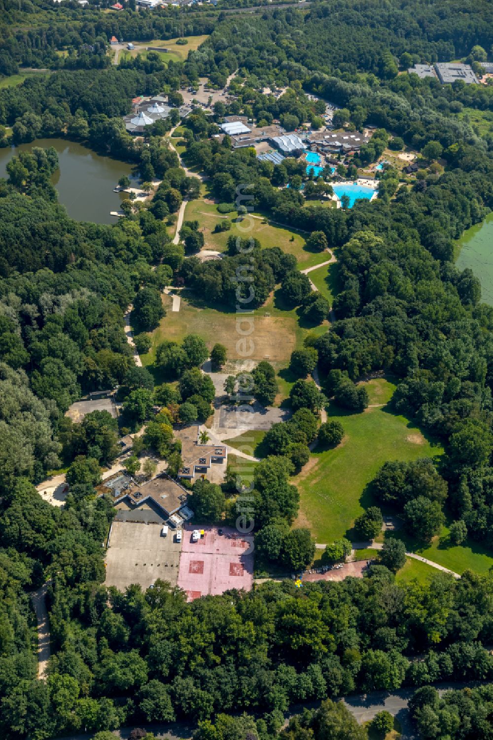 Aerial image Dortmund - Park of Revierpark Wischlingen in the district Wischlingen in Dortmund at Ruhrgebiet in the state North Rhine-Westphalia, Germany