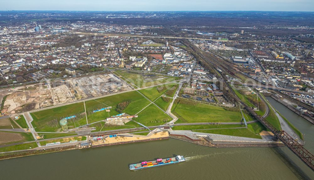 Aerial image Duisburg - Park of Rheinpark on street Liebigstrasse in the district Duisburg Mitte in Duisburg at Ruhrgebiet in the state North Rhine-Westphalia, Germany