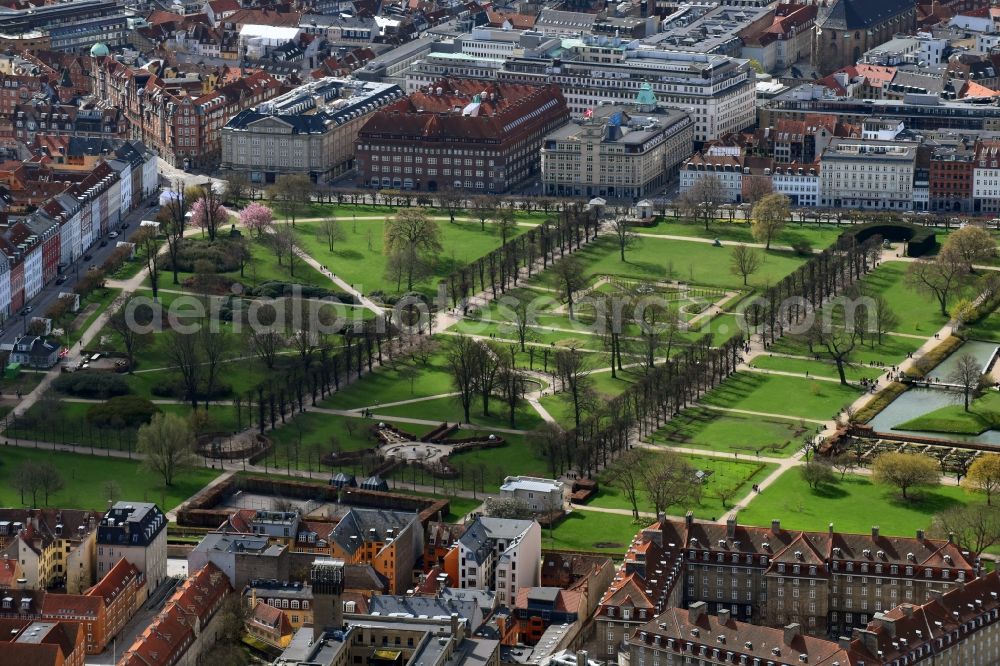 Aerial photograph Kopenhagen - Park of Rosenborg Schloss Garten in Copenhagen in Region Hovedstaden, Denmark