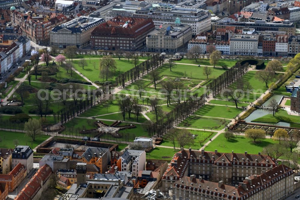 Kopenhagen from above - Park of Rosenborg Schloss Garten in Copenhagen in Region Hovedstaden, Denmark