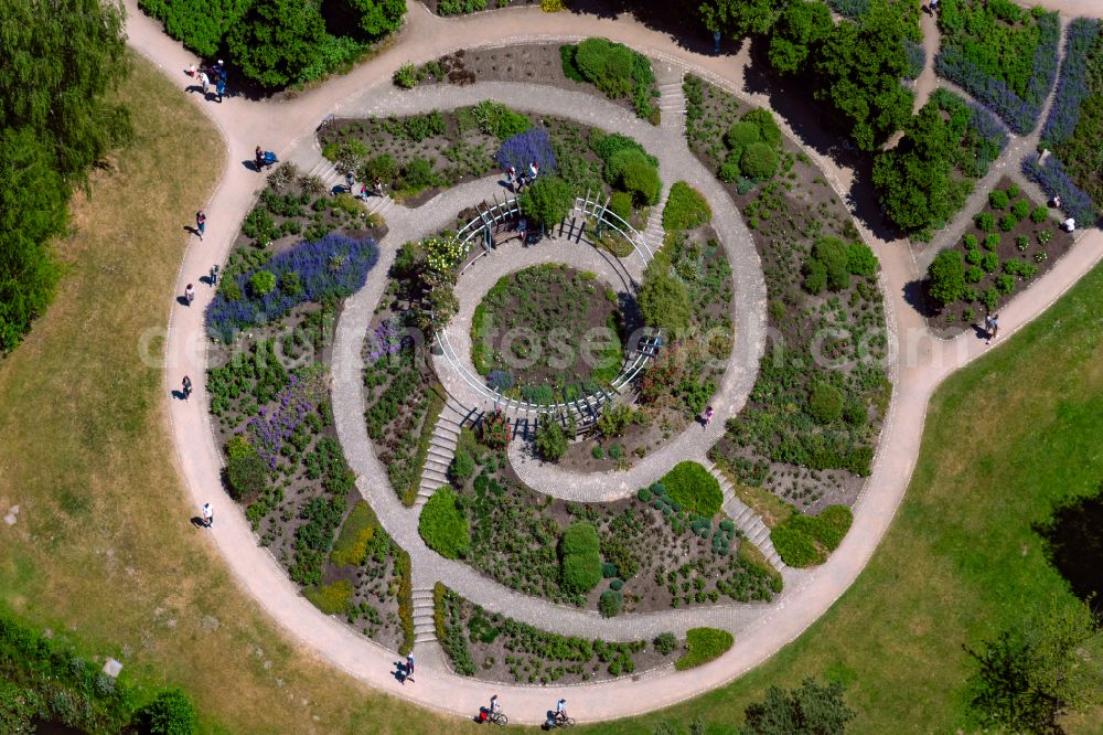 Bremen from the bird's eye view: Park of with Rosengarten in Botanischen Garten in Bremen, Germany