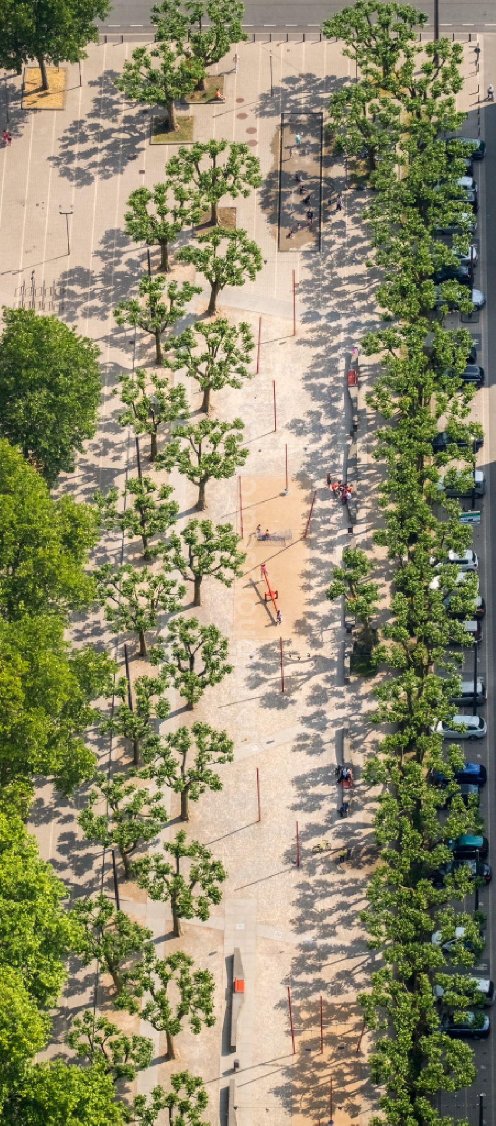 Aerial image Oberhausen - Park Saporoshje-Platz between Goebenstrasse and Paul-Reusch-Strasse in Oberhausen in the Ruhr area in the state of North Rhine-Westphalia, Germany