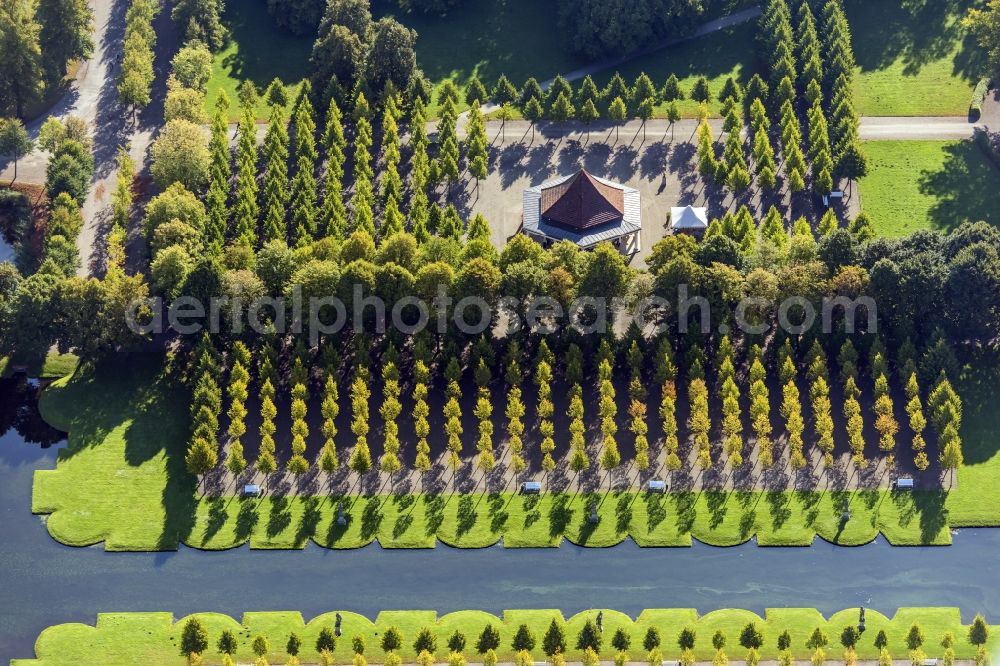 Aerial photograph Schwerin - Park of Schlossgarten on Burgsee in Schwerin in the state Mecklenburg - Western Pomerania, Germany