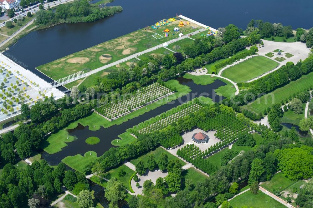 Aerial image Schwerin - Park of Schlossgarten on Burgseestrasse in Schwerin in the state Mecklenburg - Western Pomerania, Germany