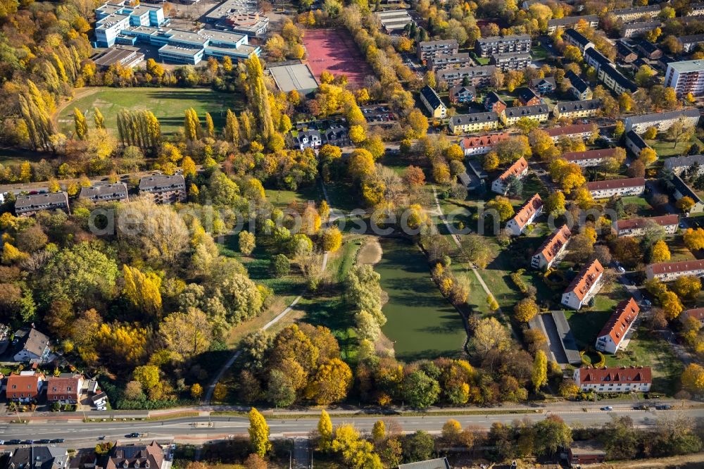 Duisburg from the bird's eye view: Park of on See Alter Angerbach in Duisburg in the state North Rhine-Westphalia, Germany