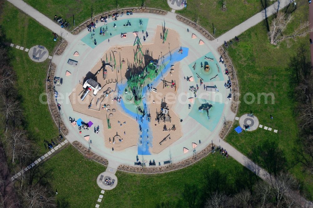 Aerial photograph Magdeburg - Park with playground with sandy areas Abenteuerspielplatz Stadtpark Rotehorn on Heinrich-Heine-Weg in the district Werder in Magdeburg in the state Saxony-Anhalt, Germany