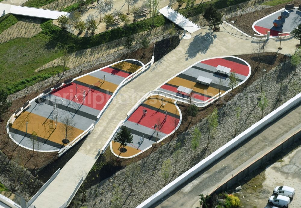 Aerial photograph Boulogne-Billancourt - Park with playground with sandy areas an der Allee George Askinazi in Boulogne-Billancourt in Ile-de-France, France