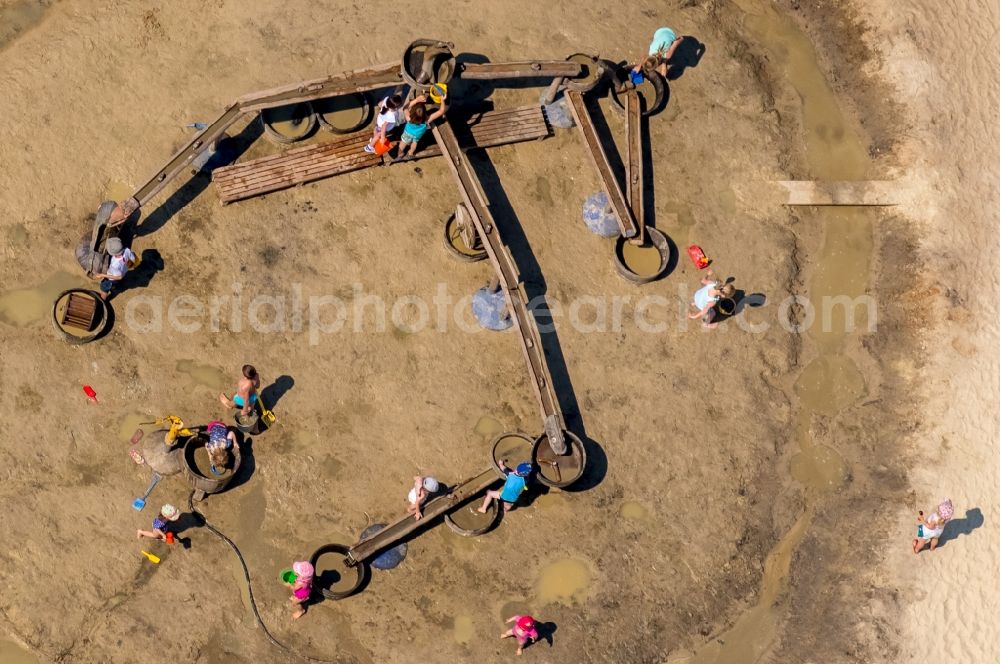 Aerial photograph Bottrop - Park with playground with sandy areas Ferienzirkus in Bottrop in the state North Rhine-Westphalia