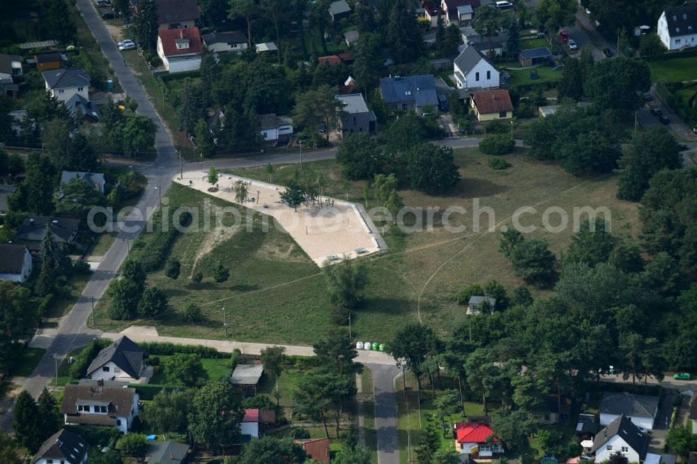 Aerial photograph Berlin - Park with playground with sandy areas Ruesternallee - Buetowstrasse in the district Mahlsdorf in Berlin, Germany