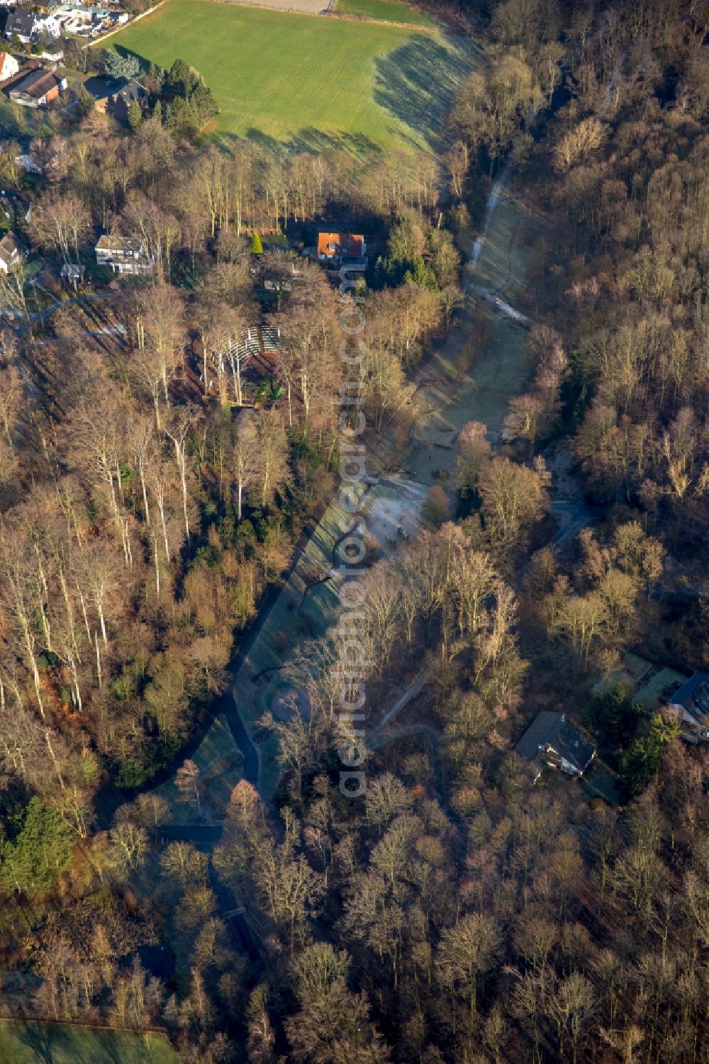 Aerial photograph Bochum - Park with playground with sandy areas Spelbergs Busch in the district Wattenscheid in Bochum in the state North Rhine-Westphalia