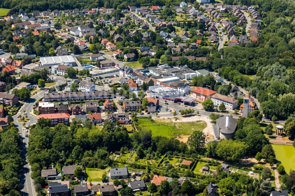 Aerial photograph Beckum - Park with playground with sandy areas on Westpark in Beckum in the state North Rhine-Westphalia, Germany