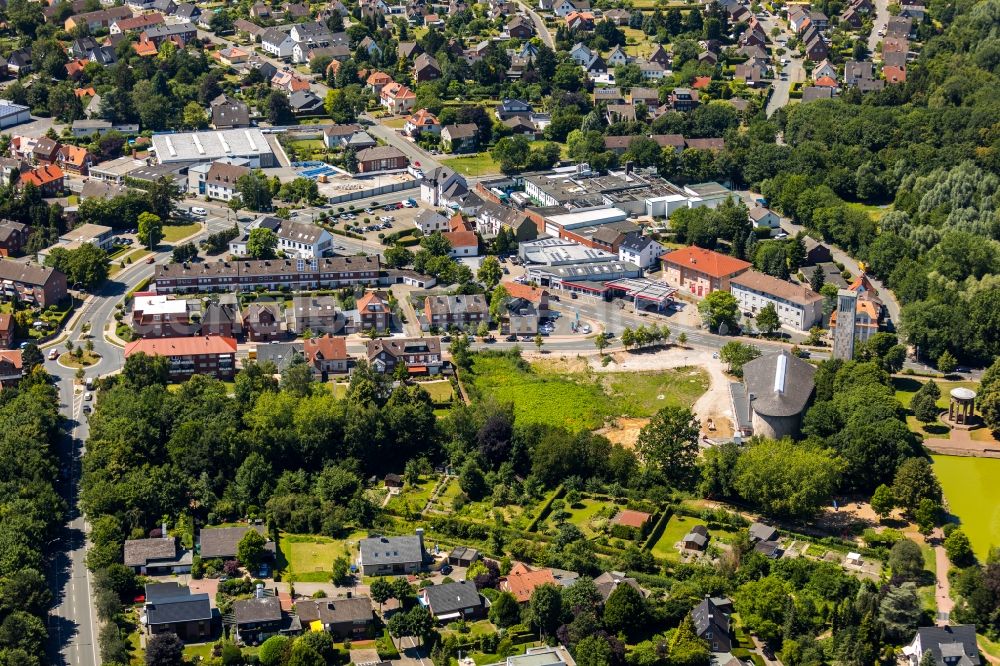 Beckum from the bird's eye view: Park with playground with sandy areas on Westpark in Beckum in the state North Rhine-Westphalia, Germany