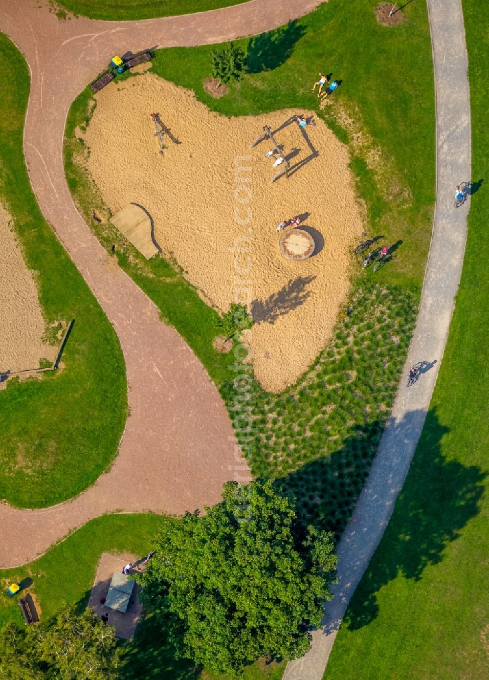 Düsseldorf from above - Park of the lake Unterbacher See in Duesseldorf in the state North Rhine-Westphalia