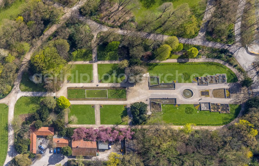 Gelsenkirchen from above - Park of Stadtgarten Gelsenkirchen in the district Altstadt in Gelsenkirchen at Ruhrgebiet in the state North Rhine-Westphalia, Germany