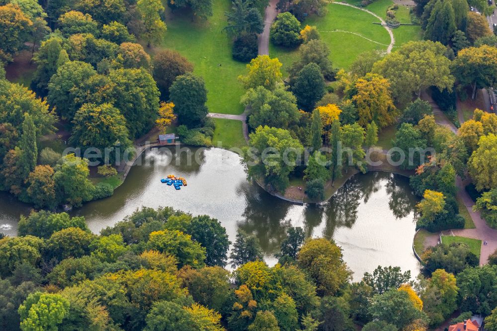 Bochum from the bird's eye view: Park in the district Innenstadt in Bochum in the state North Rhine-Westphalia, Germany