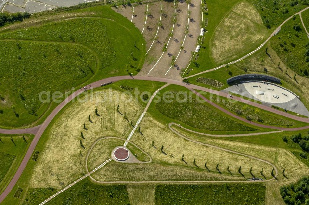 Essen from the bird's eye view: Park at ThyssenKrupp belt at headquarters of ThyssenKrupp AG in Essen in North Rhine-Westphalia