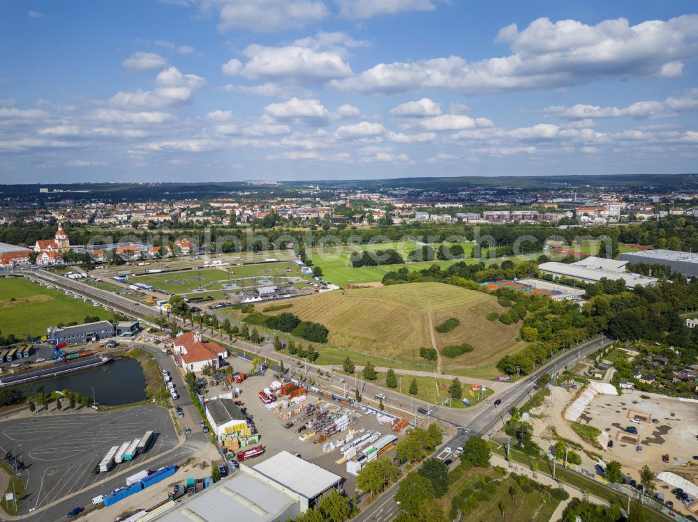 Aerial photograph Dresden - Park of Truemmerberg Friedrichstadt in the district Friedrichstadt in Dresden in the state Saxony, Germany