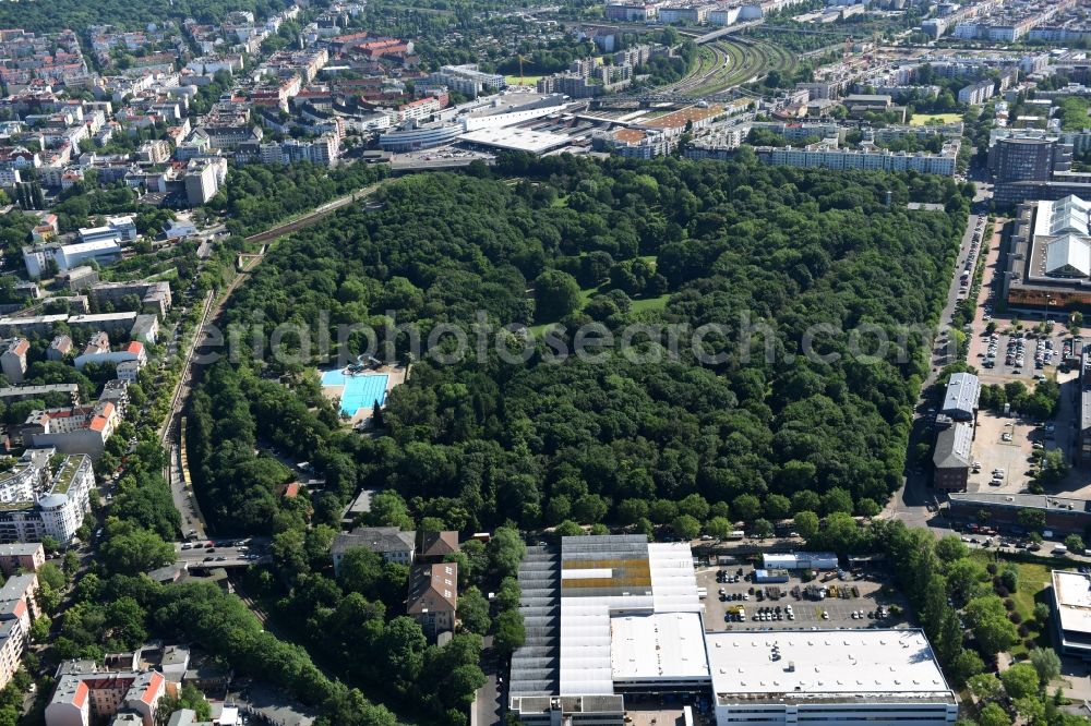 Berlin from the bird's eye view: Park of Volkspark Humboldthain on Brunnenstrasse in Berlin, Germany