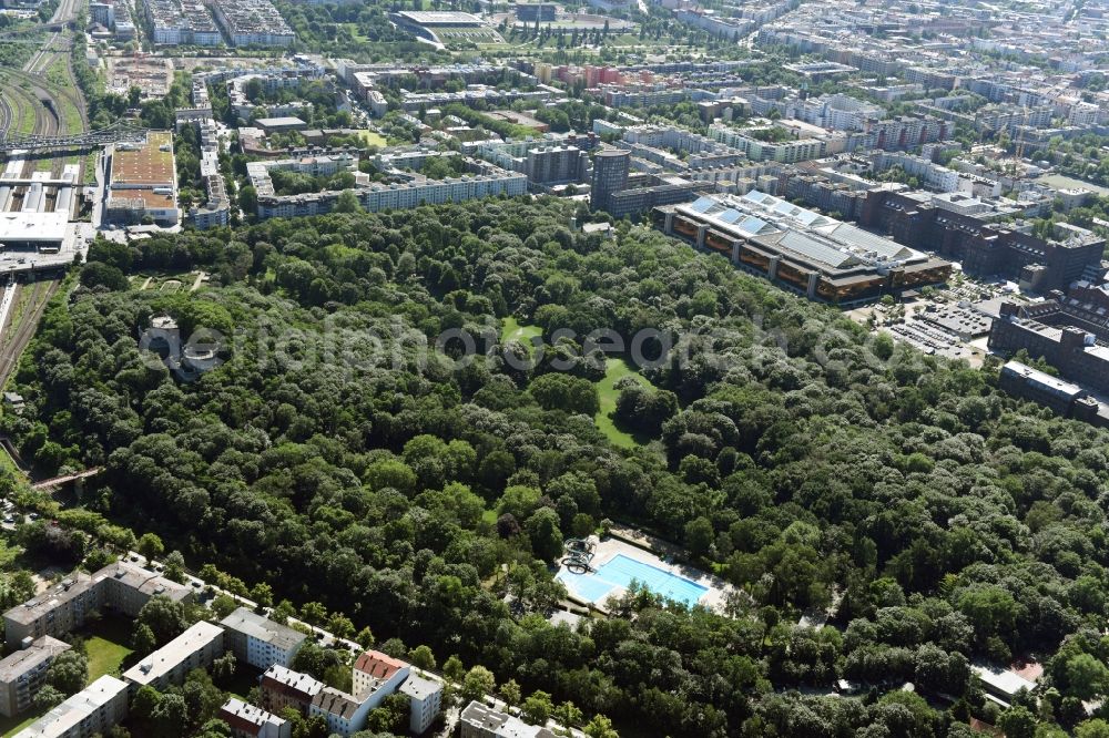 Aerial image Berlin - Park of Volkspark Humboldthain on Brunnenstrasse in Berlin, Germany