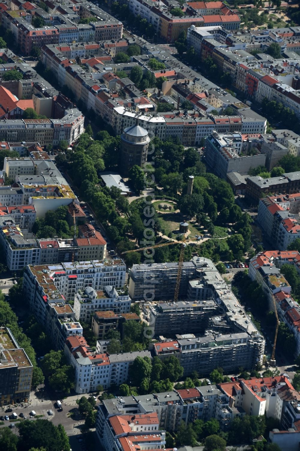 Berlin from above - Park of Wasserturm Knaackstrasse im Prenzlauer Berg in Berlin