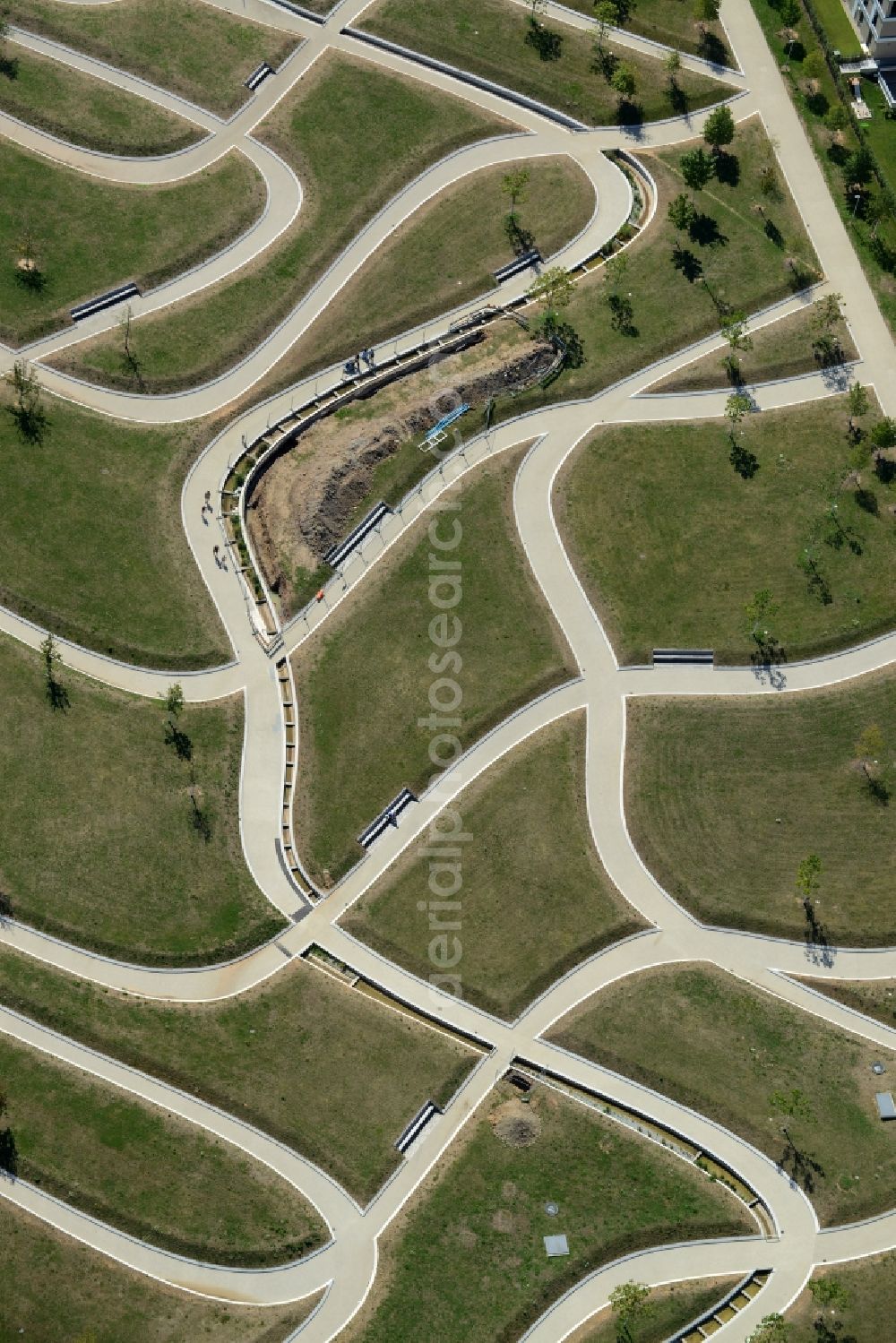 Stuttgart from the bird's eye view: Park of with paths - Labyrinth Hoehenpark Killesberg in Stuttgart in the state Baden-Wuerttemberg