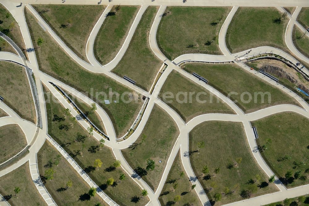 Stuttgart from the bird's eye view: Park of with paths - Labyrinth Hoehenpark Killesberg in Stuttgart in the state Baden-Wuerttemberg