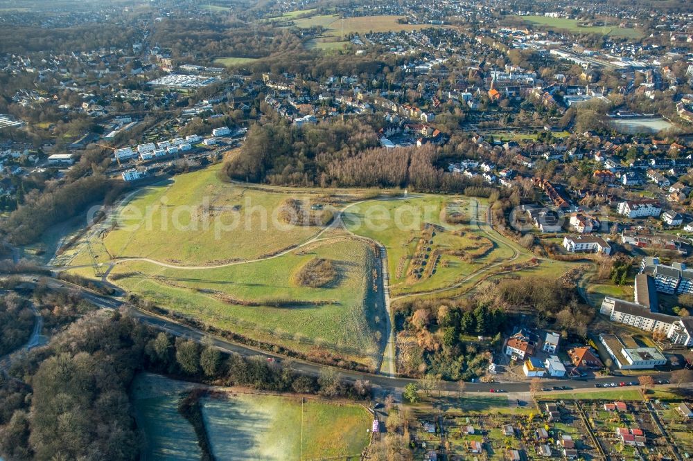 Bochum from the bird's eye view: Park of Weitmar at the street, An der Holtbruegge in the district Weitmar in Bochum in the state North Rhine-Westphalia