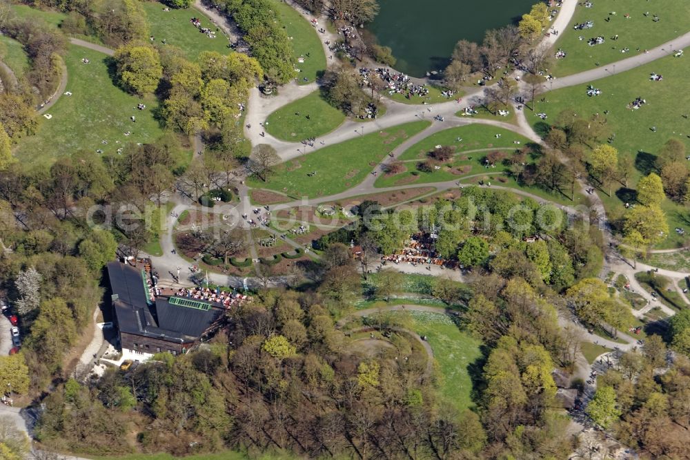 München from the bird's eye view: West Park in Muenchen Sendling in the state Bavaria. The West Park was built for the International Horticultural Exhibition IGA