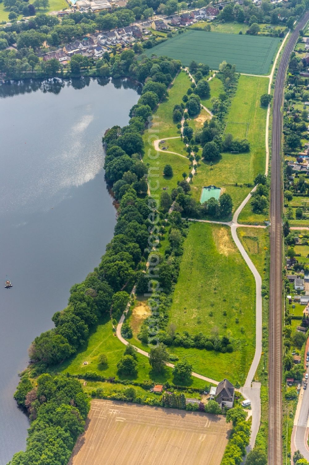 Haltern am See from the bird's eye view: Park of the Westufer Park on the shore of Halterner Stausee in Haltern am See in the state of North Rhine-Westphalia, Germany