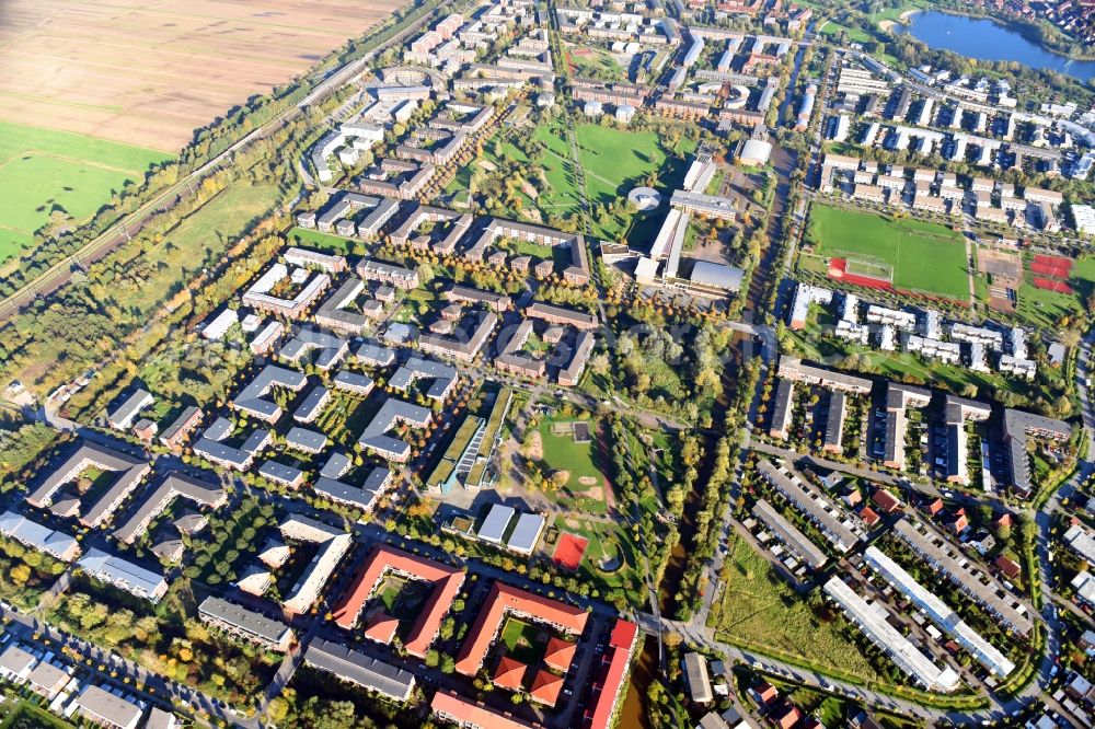 Aerial photograph Hamburg - Park of in the residential area Konrad-Veix-Stieg - Walter-Rothenburg-Weg in the district Neu Allermoehe in Hamburg, Germany