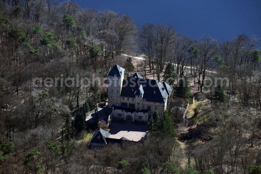 Kleinmachnow from the bird's eye view: Buildings and park areas at the manor house of the manor house - country estate Hakeburg in Kleinmachnow in the federal state of Brandenburg, Germany