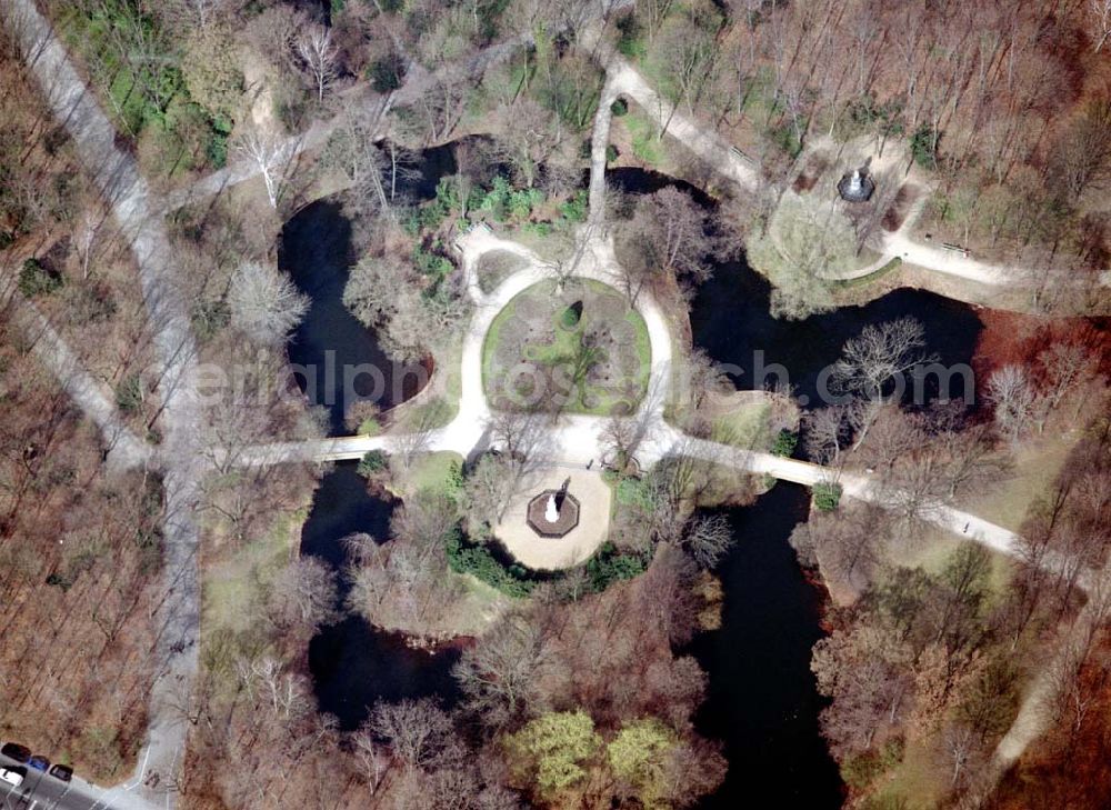 Berlin / Tiergarten from the bird's eye view: Parkanlagen an der Tiergratenstrasse in Berlin-Tiergraten.