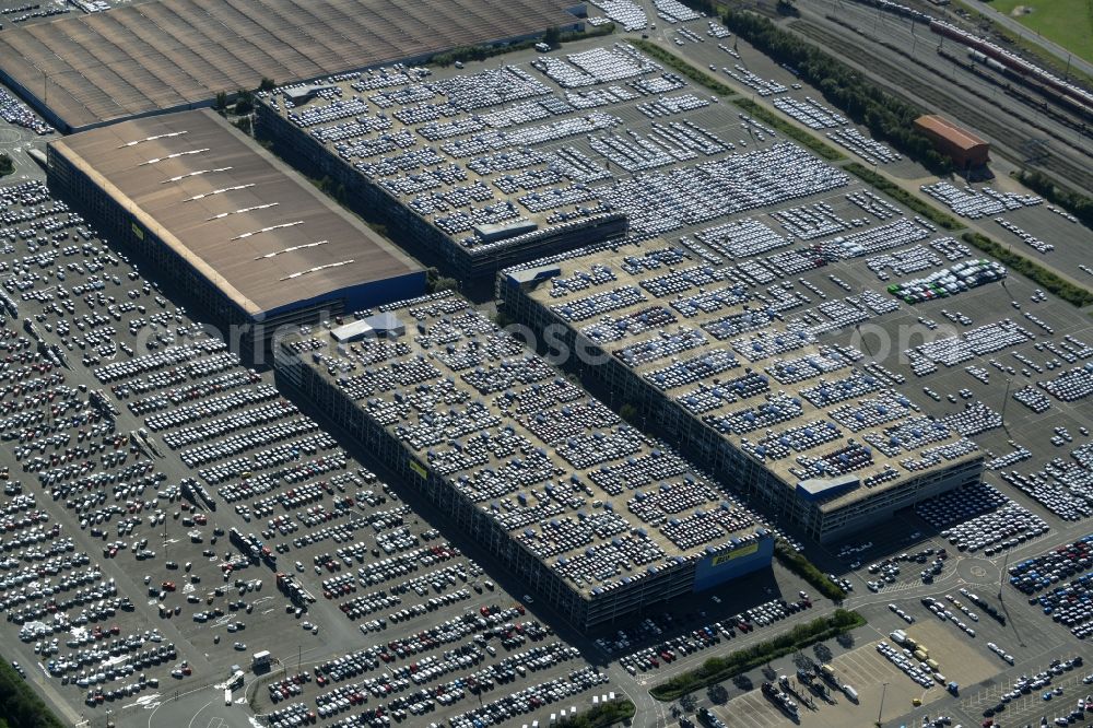 Aerial photograph Bremerhaven - Parking deck on the building of the car park of the company BLG Automotive Logistics GmbH & Co. KG at the international port in Bremerhaven in the state Bremen