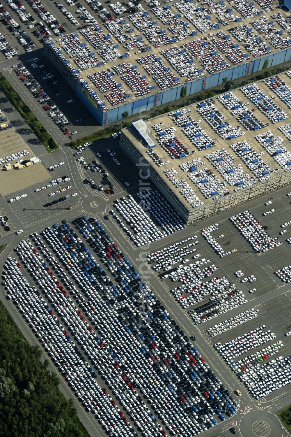 Aerial photograph Bremerhaven - Parking deck on the building of the car park of the company BLG Automotive Logistics GmbH & Co. KG at the international port in Bremerhaven in the state Bremen