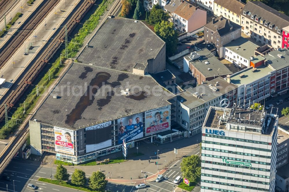 Aerial image Bochum - Parking deck on the building of the car park P7 Kurt-Schumacher-Platz in Bochum in the state North Rhine-Westphalia, Germany