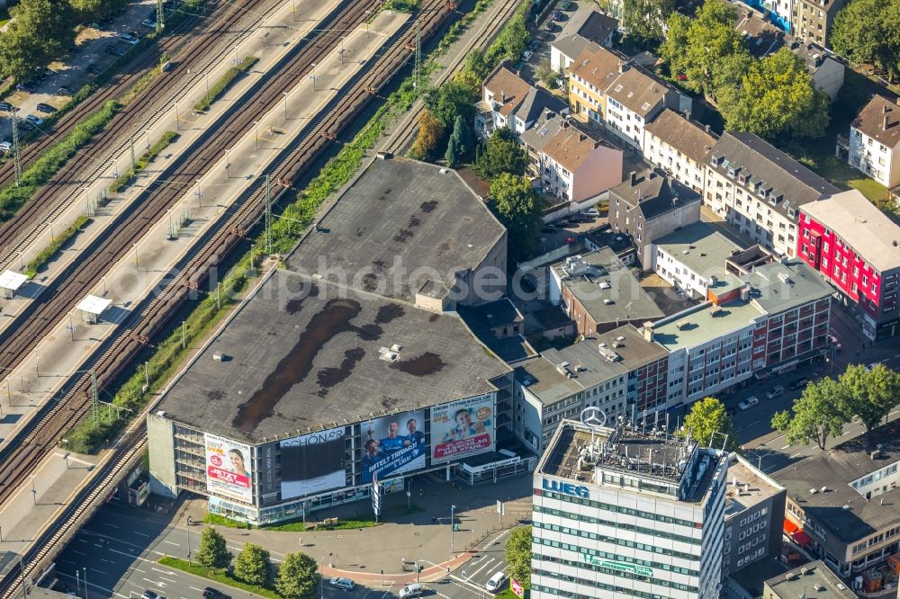 Aerial photograph Bochum - Parking deck on the building of the car park P7 Kurt-Schumacher-Platz in Bochum in the state North Rhine-Westphalia, Germany