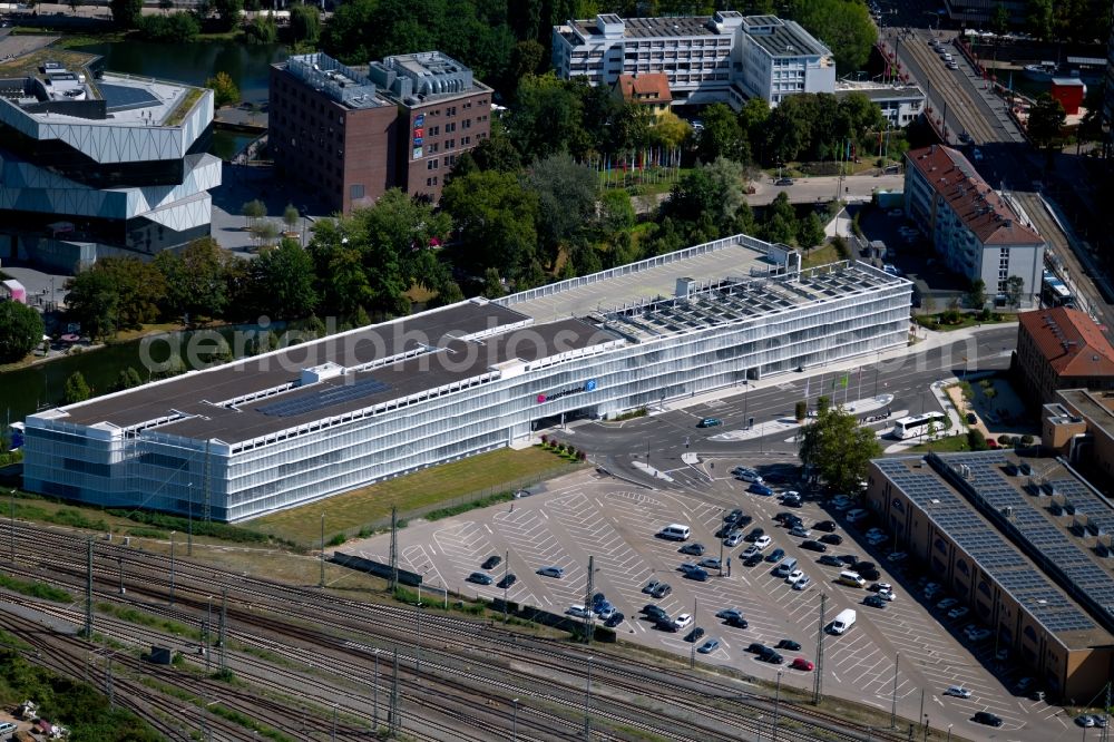 Aerial photograph Heilbronn - Parking deck on the building of the car park Parkhaus Experimenta in the Bahnhofstrasse in Heilbronn in the state Baden-Wurttemberg, Germany