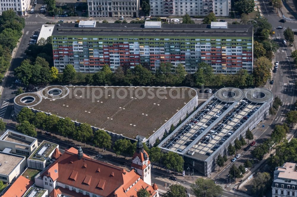 Aerial image Leipzig - Parking deck on the building of the car park Parkhaus Leipziger Zoo on Pfaffendorfer Strasse in the district Zentrum-Nord in Leipzig in the state Saxony, Germany