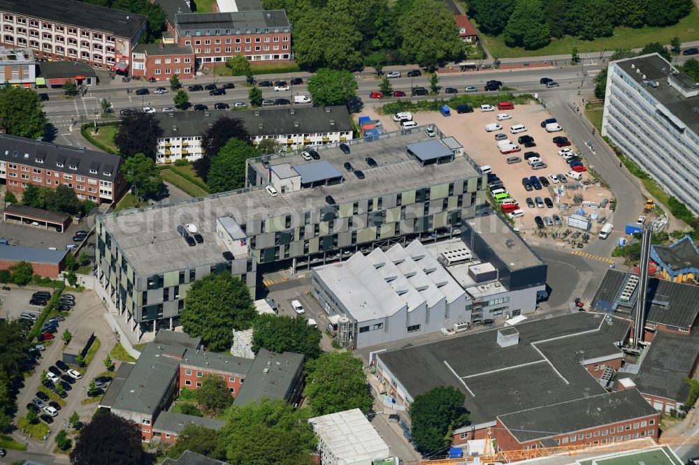 Kiel from the bird's eye view: Parking deck on the building of the car park of Universitaetsklinikum Kiel on Arnold-Heller-Strasse in the district Duesternbrook in Kiel in the state Schleswig-Holstein, Germany