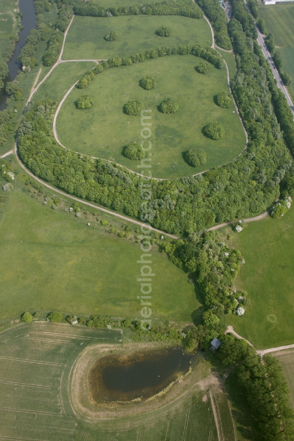 Bergkamen from above - Parking area to the Lippe floodplain in Bergkamen in North Rhine-Westphalia