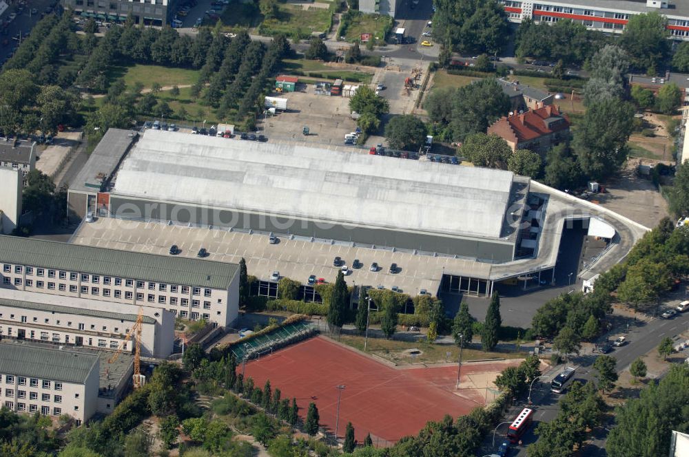 Aerial image Berlin - Blick auf das Parkhaus an der E.T.A.-Hoffmann-Promenade in Mitte.