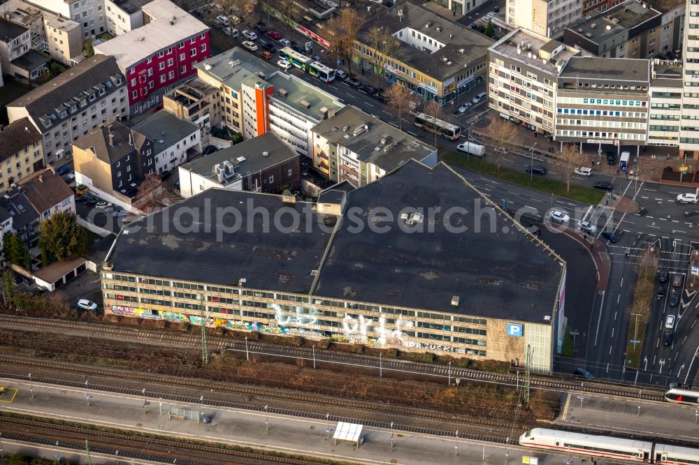 Bochum from above - Parking deck on the building of the car park P7 Kurt-Schumacher-Platz in Bochum in the state North Rhine-Westphalia, Germany