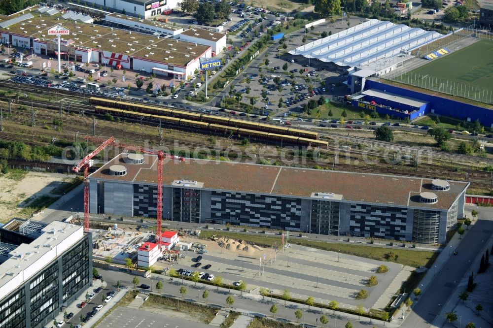 Aerial photograph Berlin OT Friedrichshain - View of a car park in the district of Friedrichshain in Berlin