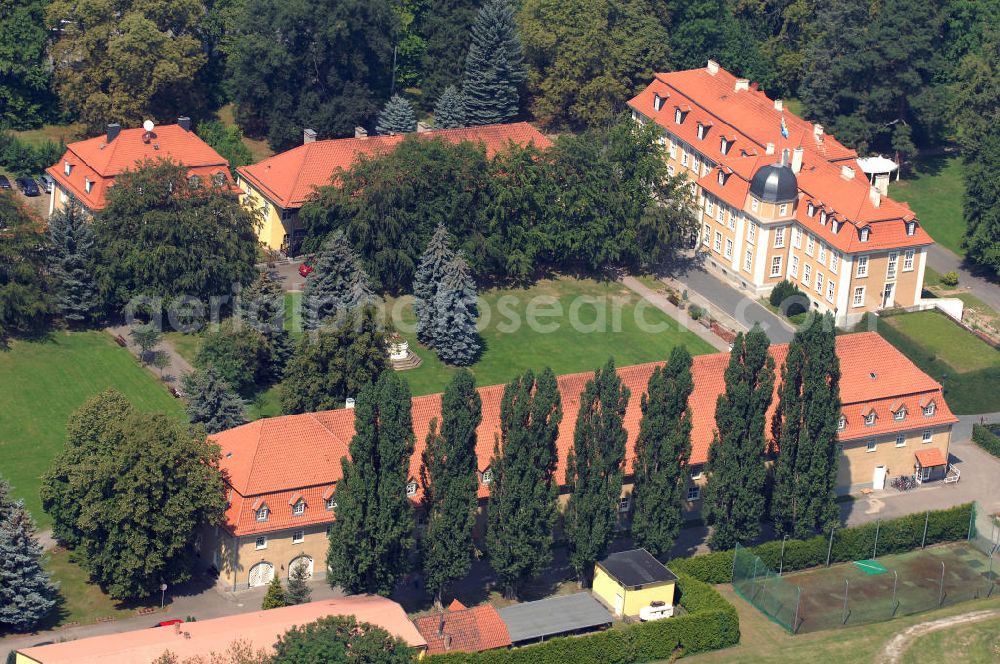 Meisdorf from the bird's eye view: Blick auf die Hotelanlage des Schlosses. Kontakt: Allee 5, 06463 Meisdorf; Tel.: (034743) 980; Fax: (034743) 98222; Email: meisdorf@van dervalk.de