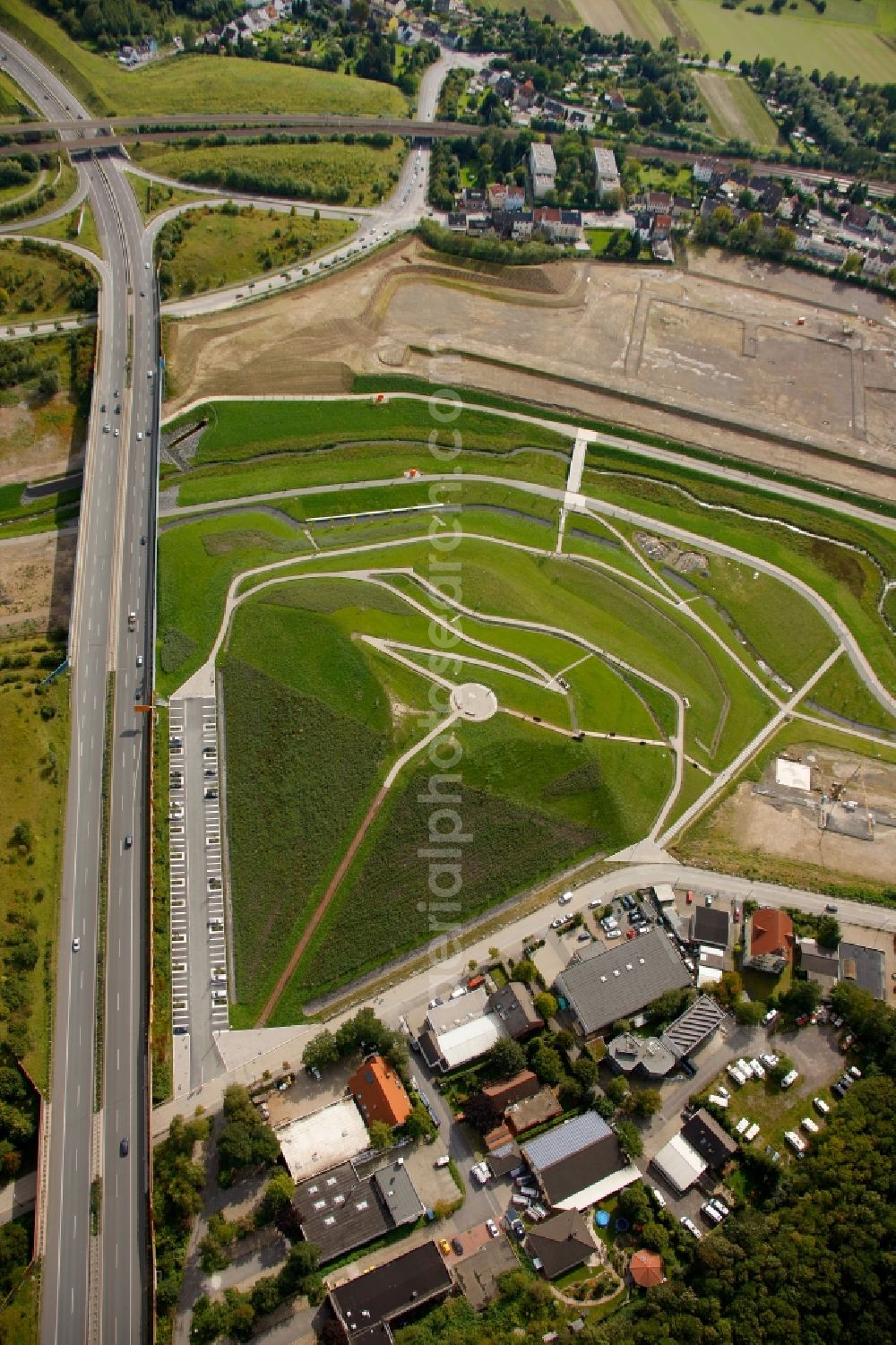 Dortmund from the bird's eye view: Parkland on a man made mound in Dortmund in North Rhine-Westphalia